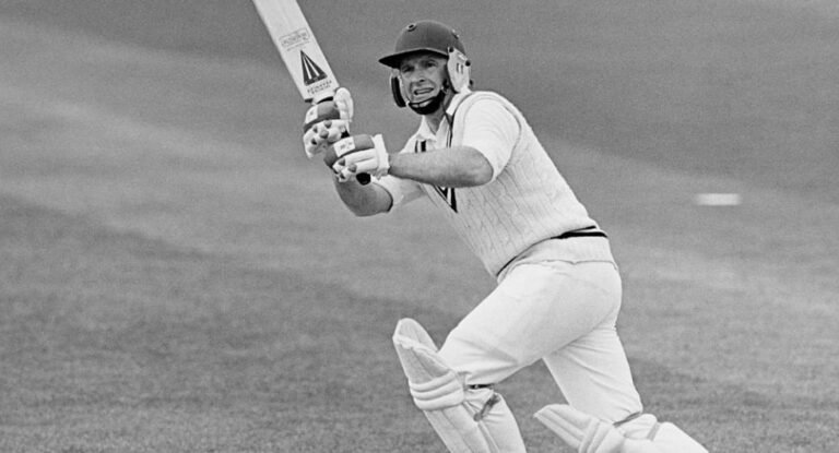 First Person To Wear a Protective Helmet in Cricket First Person To Wear a Protective Helmet in Cricket